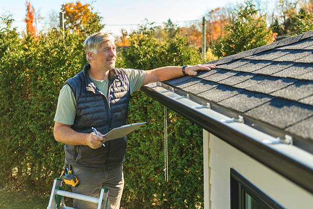 Professional Roofing technician working in Mountain View, CA